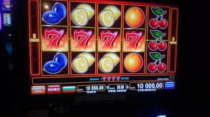 200 ph Fish Game arcade shooting screen on a mobile phone